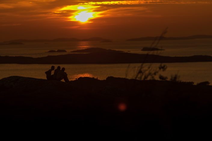 Zweedse zonsondergang fotograferen met silhouet