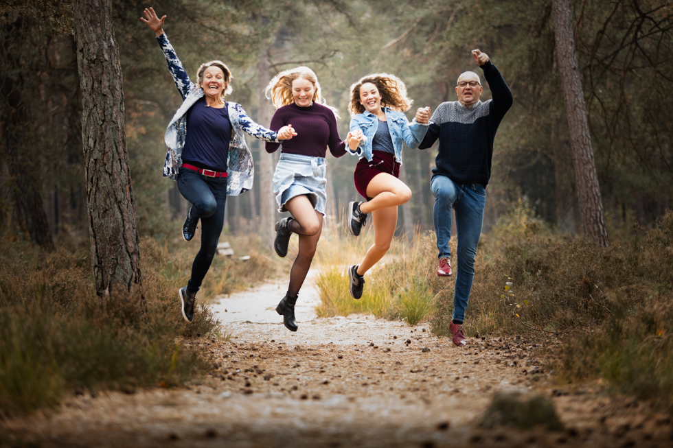 ongedwongen familieshoot bij natuurlijk licht